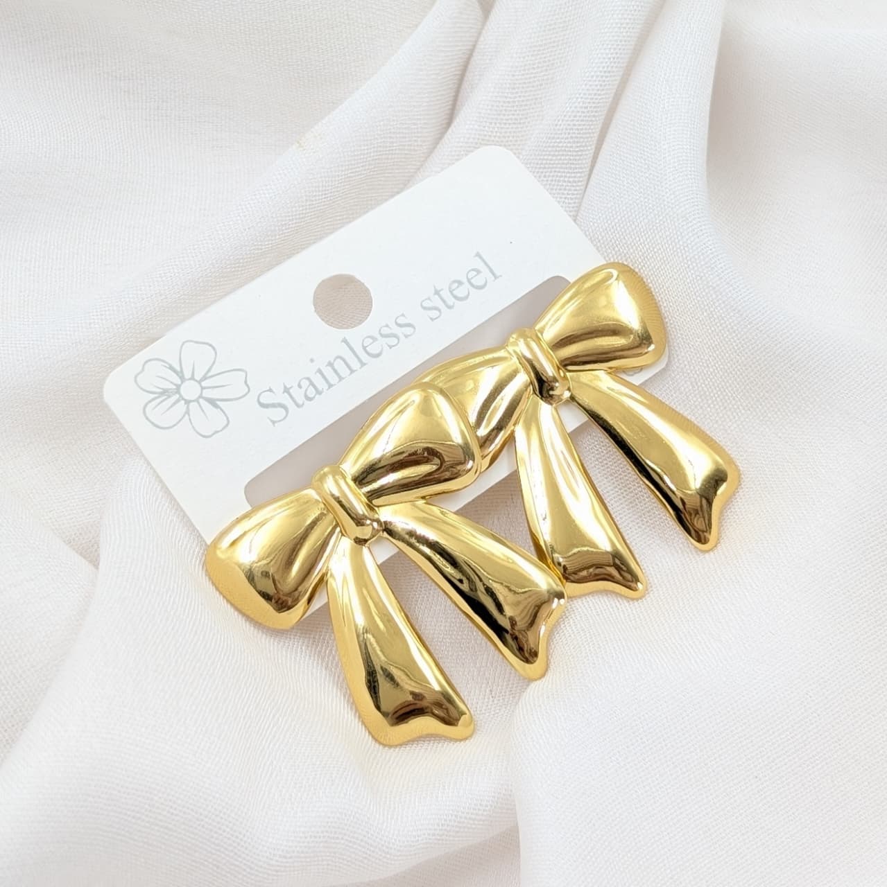 Anti tarnish -Bow style ear stud