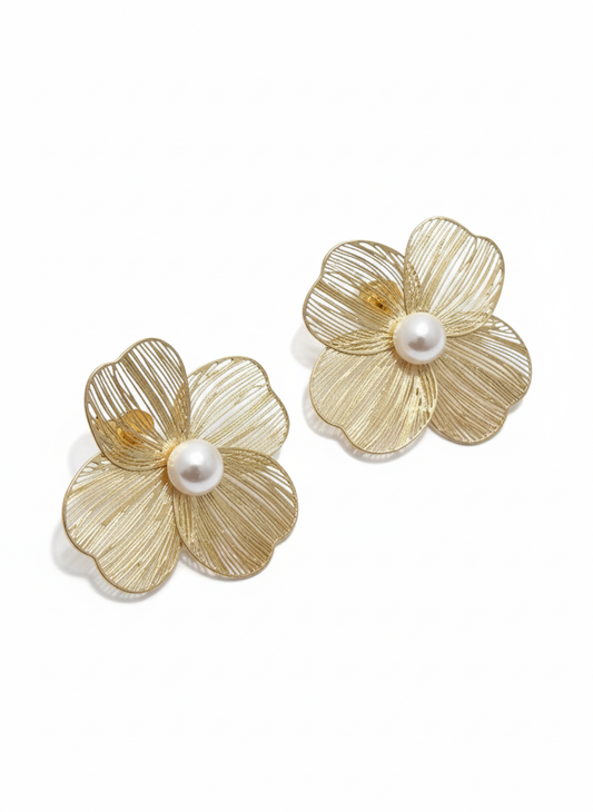 Flower earring stud
